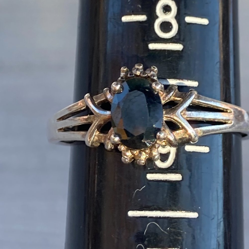 Lovely sapphire in sterling silver setting ring
